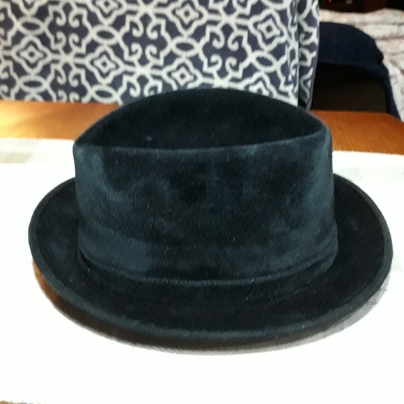 Hat - Picture 3 of 4
